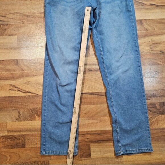 Men’s TPJ Athletic Fit Jeans 35x34 Light Wash Denim Stretch - Picture 9 of 9